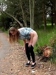 15 pictures - Big boobed babe pisses while outside jogging