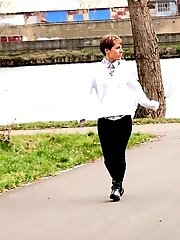 15 pictures - Short haired babe sprays her piss over the ground