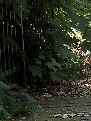 15 pictures - Gorgeous blonde pees on a bridge