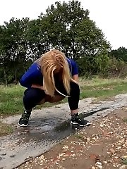 15 pictures - Blonde in Blue